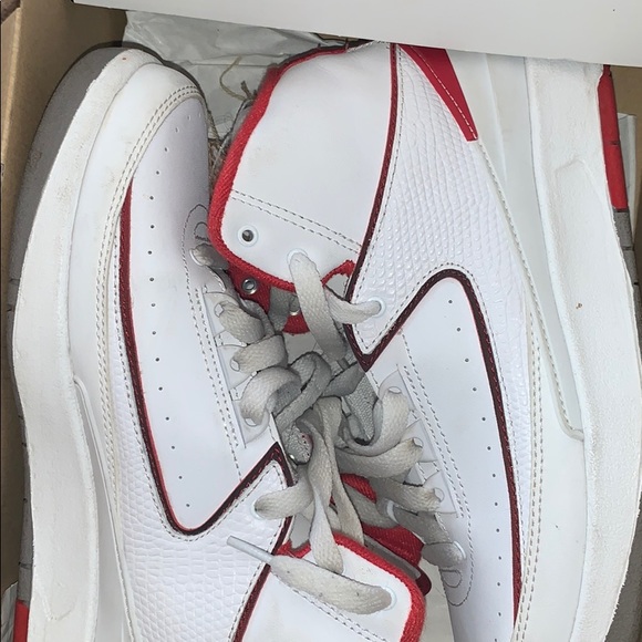 Shoes - Air Jordan 2